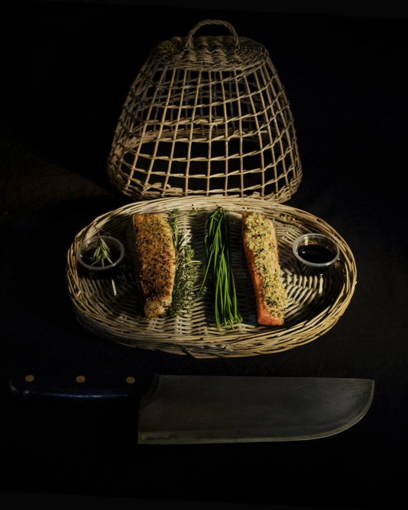 Salmone in crosta di pane profumato alle erbe